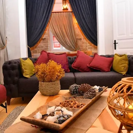 Villa Sakiz Hanim Konagi Foca